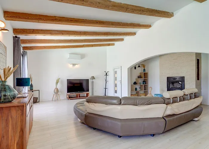 Villa Marielle - 360 M² Avec Piscine Prive Belgodère