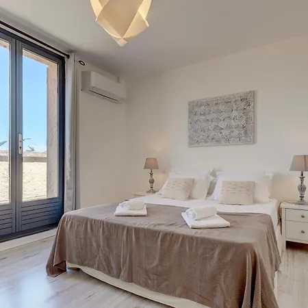 Marielle - 360 M² Avec Piscine Prive 펜션 Belgodère