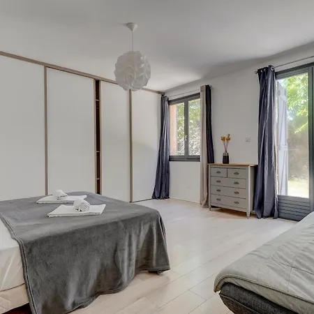 Hébergement de vacances Marielle - 360 M² Avec Piscine Privé